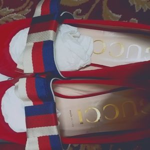 Gucci Soft Velvet Shoes (red)